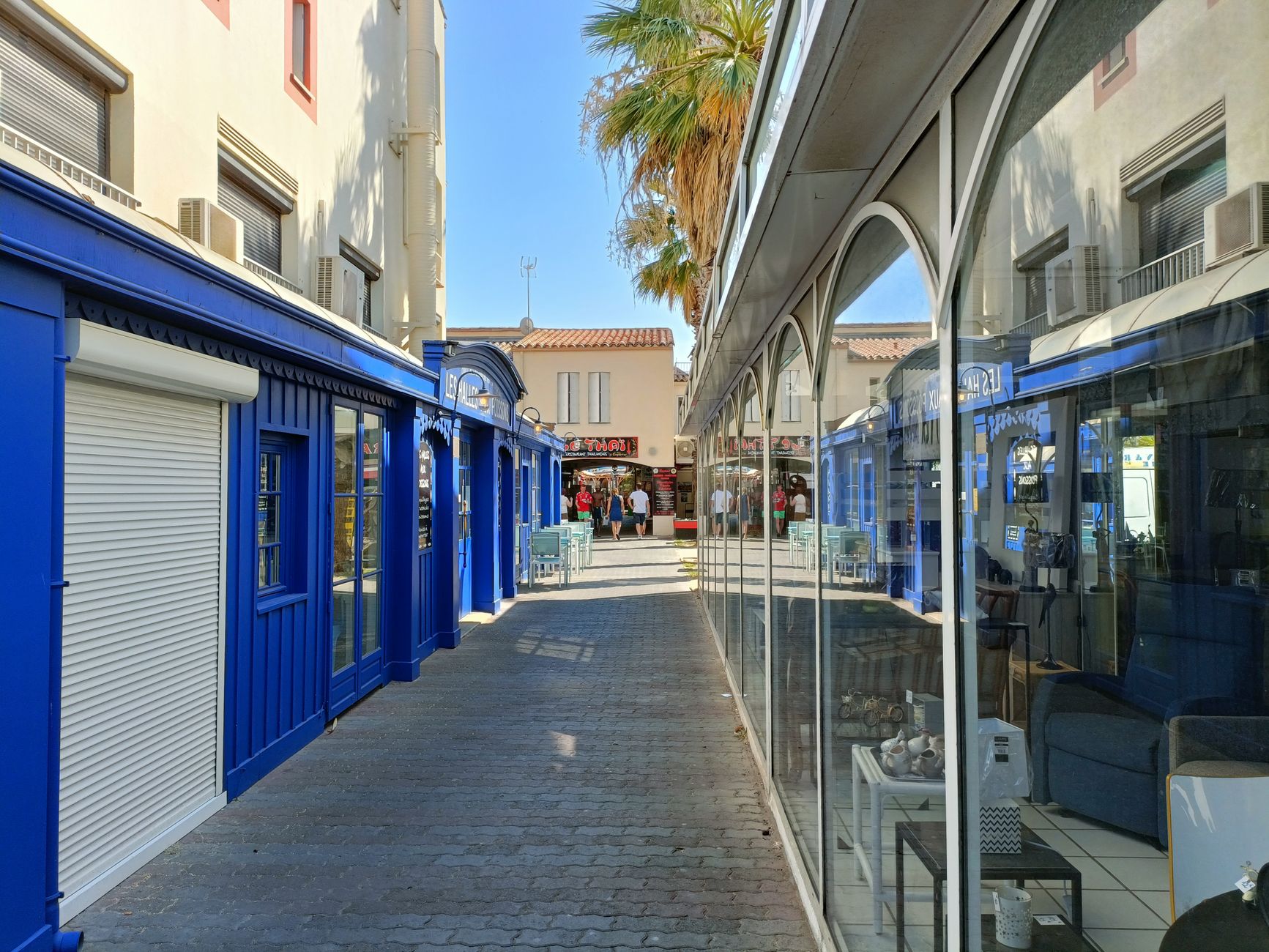 Agence immobilière commerciale équipe à Évry-Courcouronnes